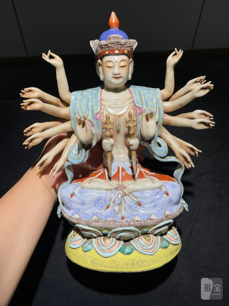 清晚期 粉彩千手观音瓷塑 - 图2